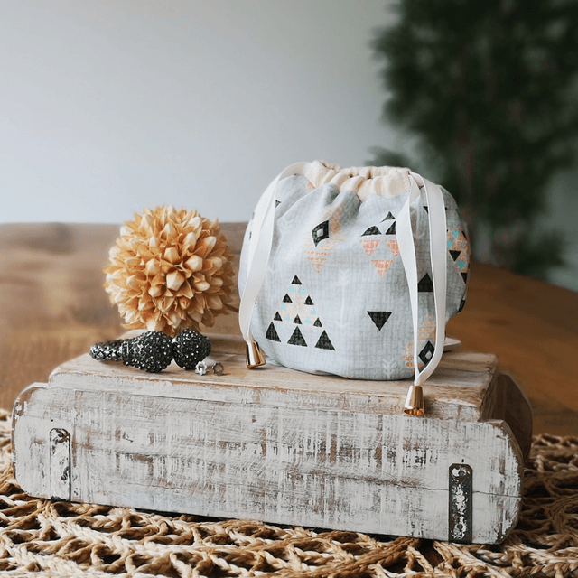 Jewellery Pouch - Grey Aztec